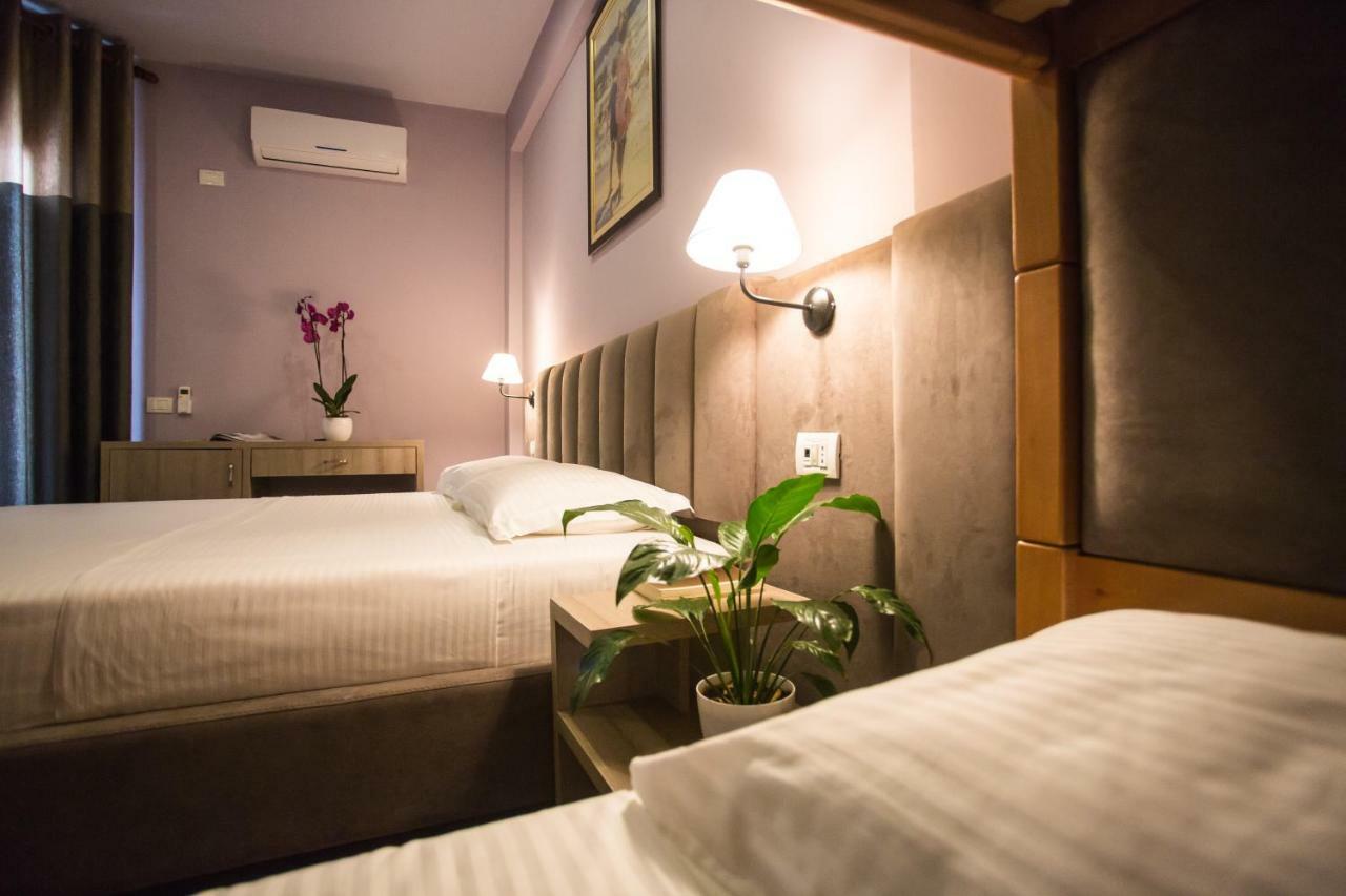 Vila Verde Beach Hotel Durres Ngoại thất bức ảnh