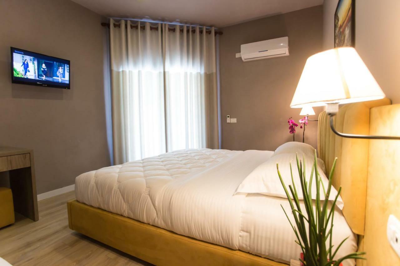 Vila Verde Beach Hotel Durres Ngoại thất bức ảnh