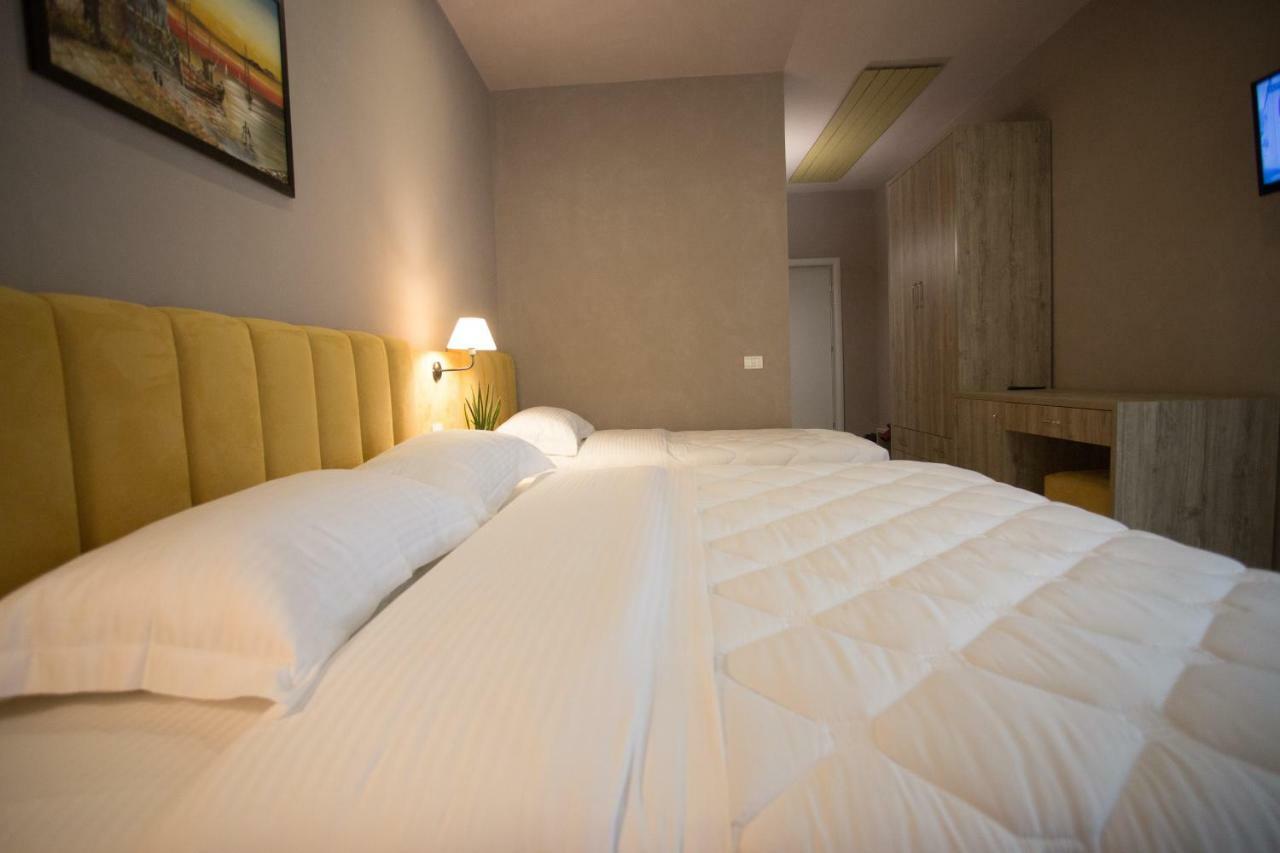 Vila Verde Beach Hotel Durres Ngoại thất bức ảnh