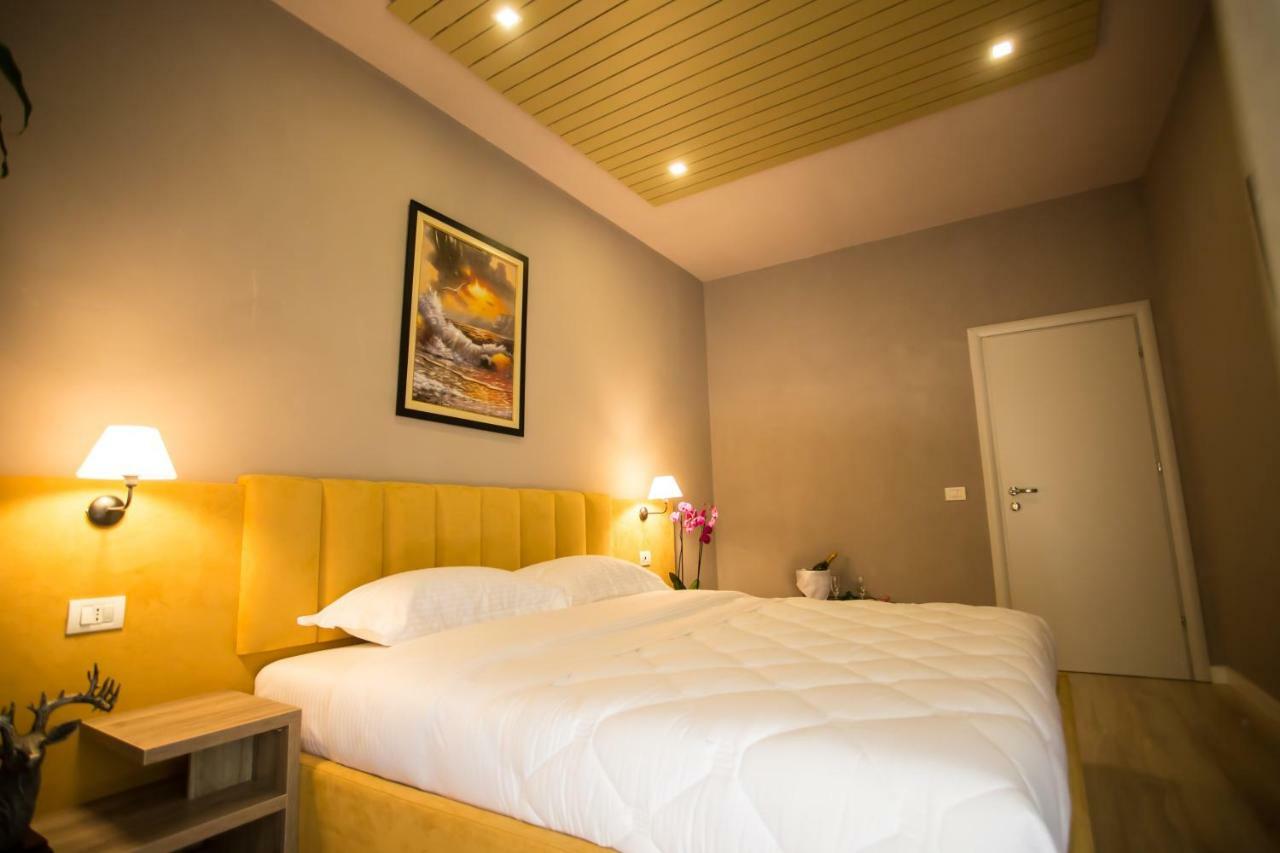 Vila Verde Beach Hotel Durres Ngoại thất bức ảnh