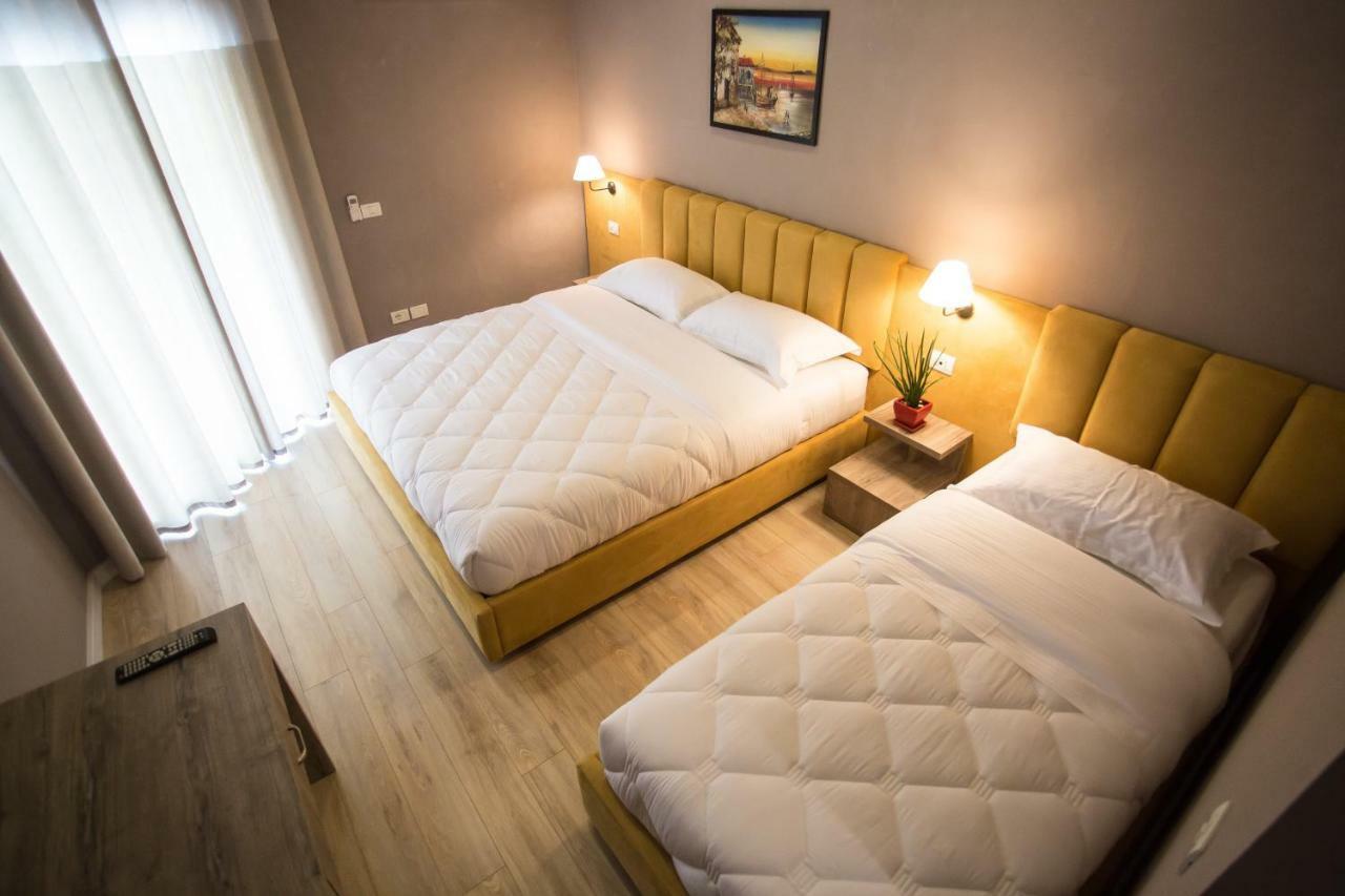 Vila Verde Beach Hotel Durres Ngoại thất bức ảnh