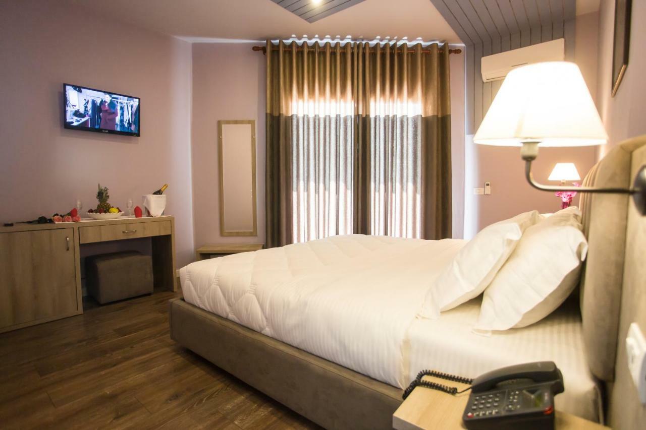 Vila Verde Beach Hotel Durres Ngoại thất bức ảnh