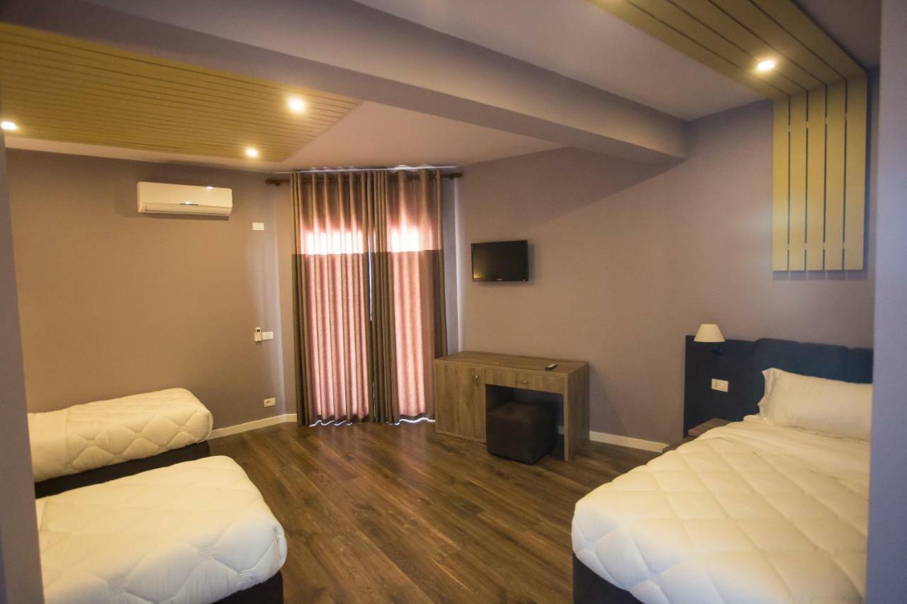 Vila Verde Beach Hotel Durres Ngoại thất bức ảnh