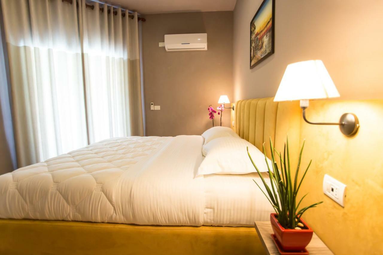 Vila Verde Beach Hotel Durres Ngoại thất bức ảnh