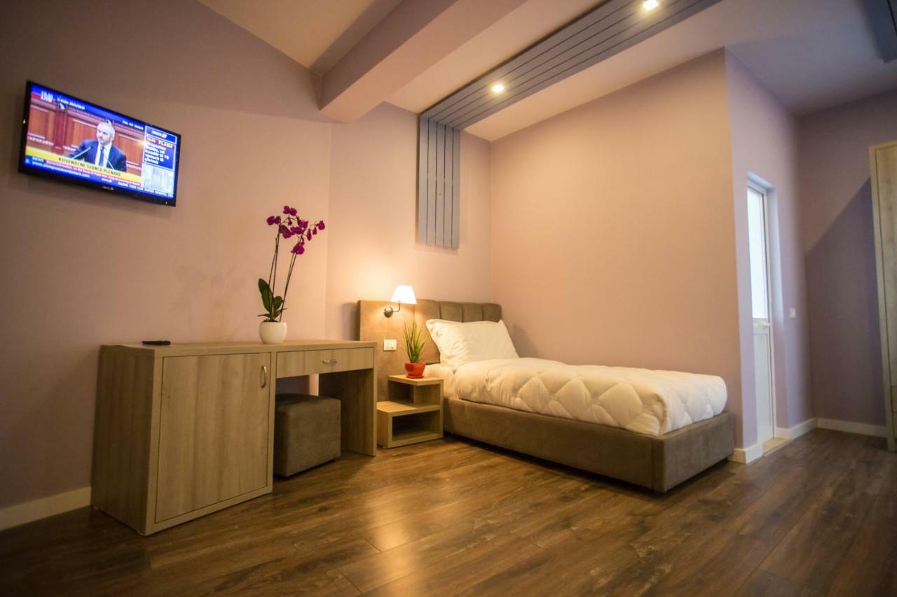 Vila Verde Beach Hotel Durres Ngoại thất bức ảnh